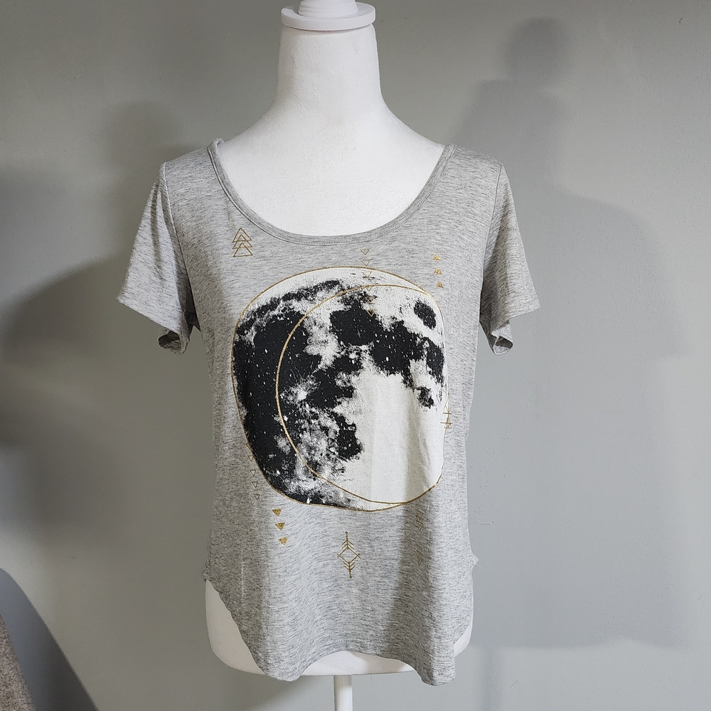 Belle Du Jour B&W, Gold Graphic T-Shirt, S